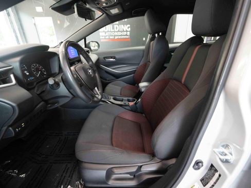 Used 2024 Toyota Corolla SE FWD image 9