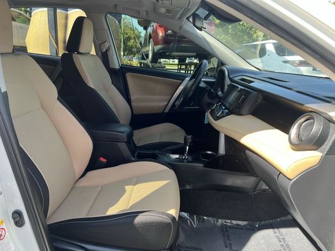 Used 2017 Toyota RAV4 XLE FWD image 16