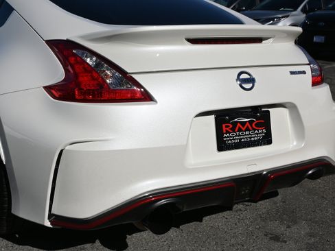 Used 2015 Nissan 370Z NISMO image 19