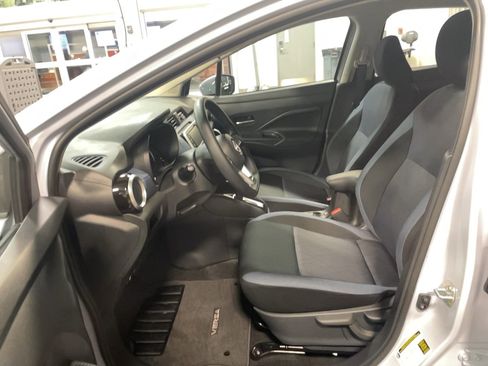 Used 2025 Nissan Versa SV w/ Trunk Package image 20