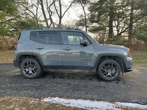 Used 2021 Jeep Renegade Latitude image 2