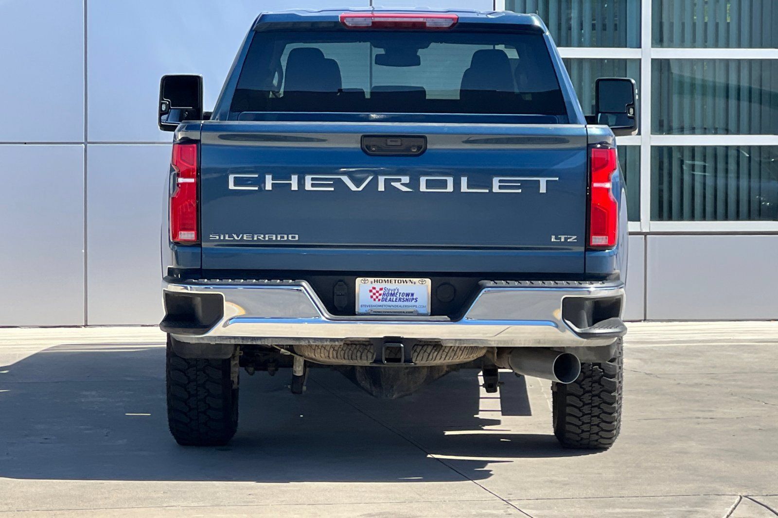 Used 2025 Chevrolet Silverado 2500 LTZ w/ LTZ Convenience Package AWD/4WD image 5