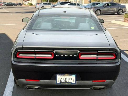 Used 2017 Dodge Challenger SXT image 10