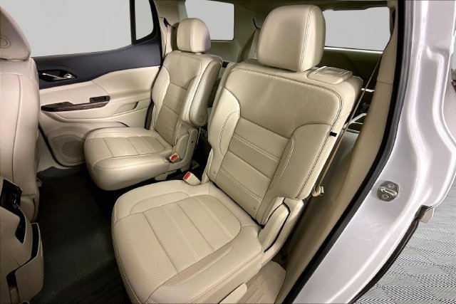 Used 2020 GMC Acadia Denali w/ Denali Ultimate Package AWD/4WD image 13