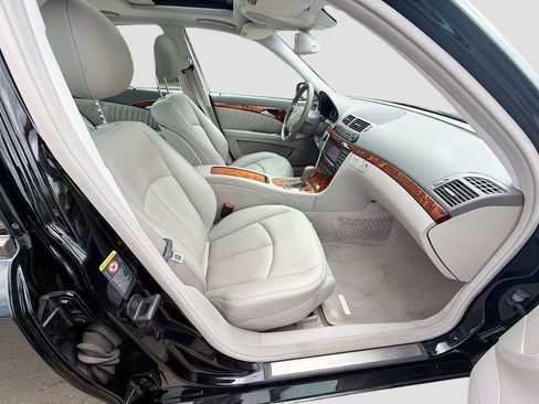 Used 2005 Mercedes-Benz E 320 Sedan image 14