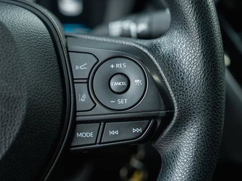 Certified 2022 Toyota Corolla LE image 17