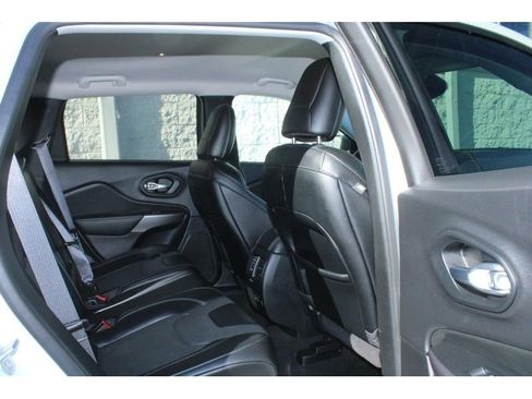 Used 2022 Jeep Cherokee Latitude Lux image 12