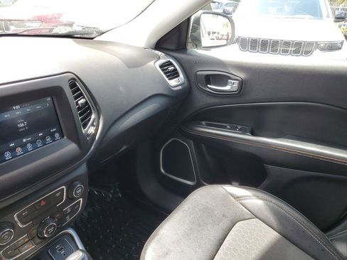 Used 2019 Jeep Compass Latitude image 18