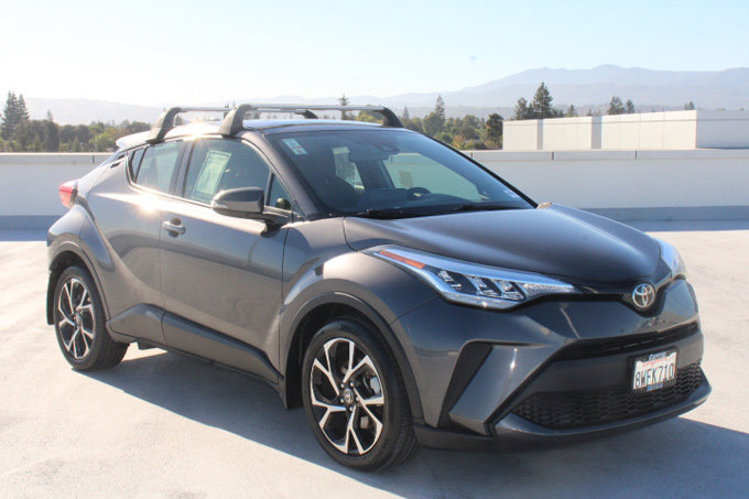 Used 2021 Toyota C-HR XLE FWD image 2