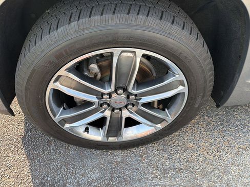 Used 2019 GMC Acadia Denali w/ Technology Package FWD image 35