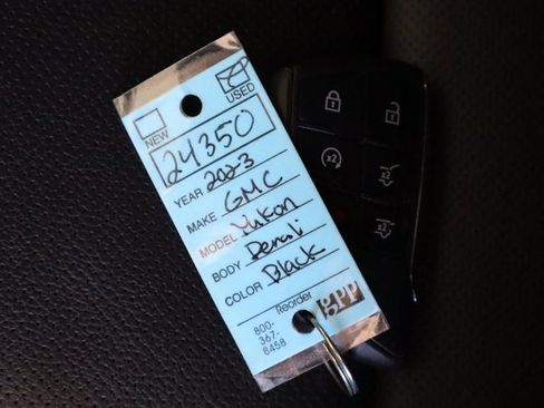 Used 2023 GMC Yukon XL SLT image 61