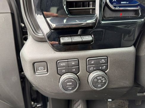 Used 2024 Chevrolet Silverado 2500 ZR2 w/ Technology Package AWD/4WD image 9