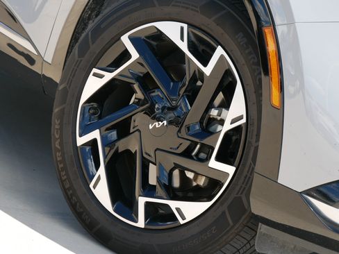 Used 2024 Kia Sportage SX FWD image 11