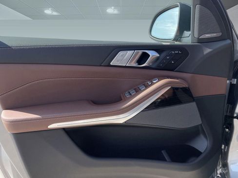 Used 2026 BMW X7 xDrive40i w/ Premium Package image 12