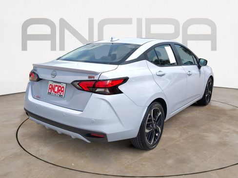 Used 2024 Nissan Versa SR FWD image 12