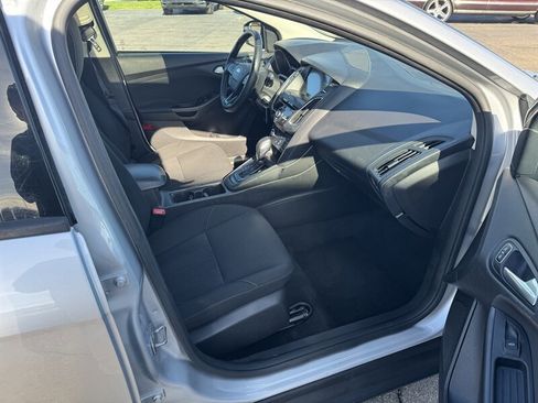 Used 2018 Ford Focus SEL w/ Cold Weather Package image 16