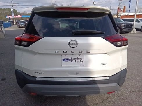 Used 2023 Nissan Rogue SV image 4