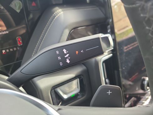 New 2026 GMC Yukon Elevation w/ Elevation Premium Package AWD/4WD image 13