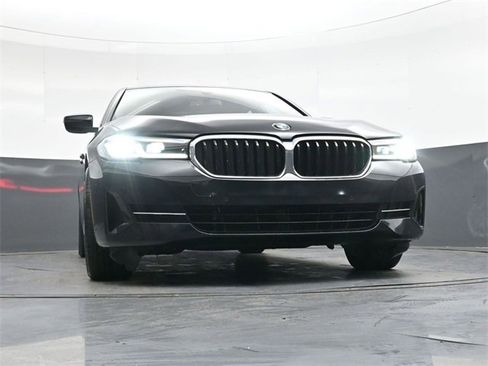 Used 2022 BMW 530i w/ Premium Package image 34