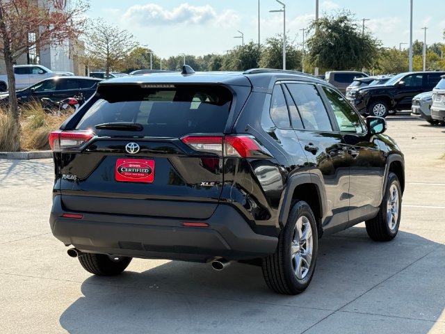 Used 2025 Toyota RAV4 XLE FWD image 5