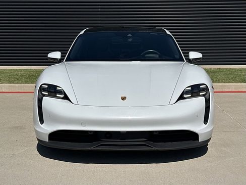 Used 2023 Porsche Taycan image 10