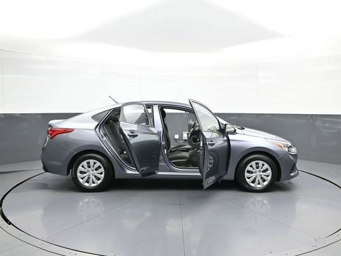 Used 2019 Hyundai Accent SE FWD image 41