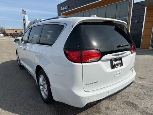 Used 2020 Chrysler Pacifica Limited image 8