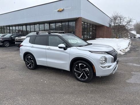 Used 2024 Mitsubishi Outlander SEL image 4