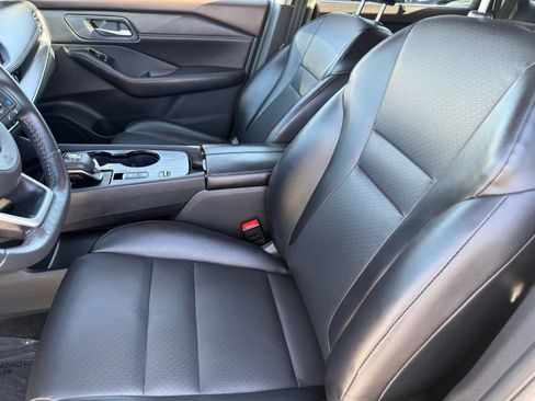Used 2023 Nissan Rogue SV w/ SV Premium Package FWD image 13