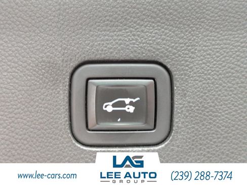 Used 2020 Buick Enclave Essence w/ Sound and Sites Package FWD image 12
