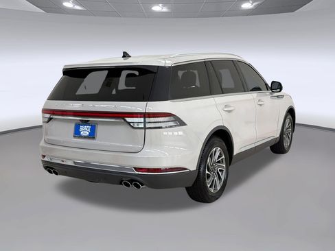 Used 2023 Lincoln Aviator 2WD image 9