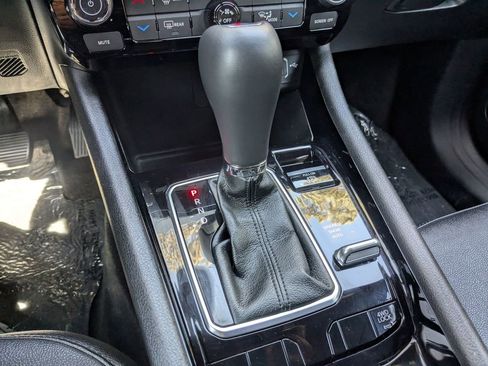 Used 2023 Jeep Compass Limited image 22