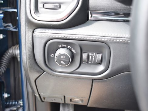 Used 2024 RAM 2500 Limited AWD/4WD image 15