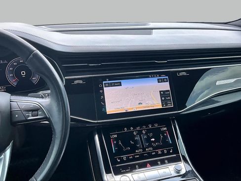 Used 2020 Audi Q8 Prestige AWD/4WD image 7