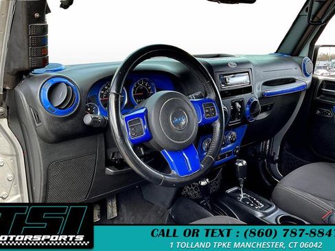 Used 2018 Jeep Wrangler Unlimited Sahara image 14