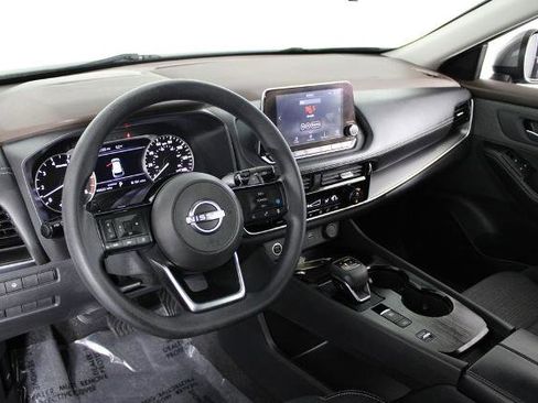 Certified 2023 Nissan Rogue SV image 18