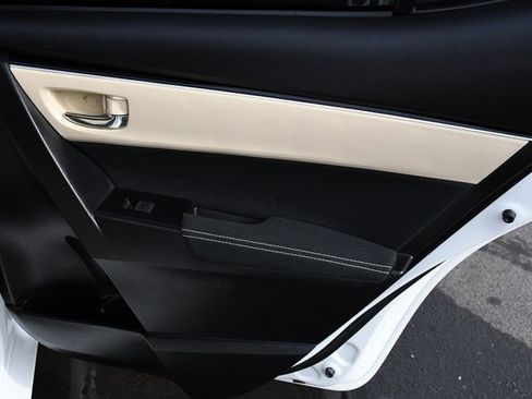 Used 2017 Toyota Corolla LE w/ LE Premium Package w/Moonroof image 19