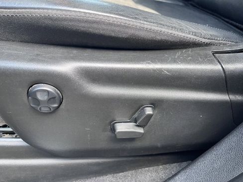 Used 2022 Jeep Grand Cherokee Limited image 16