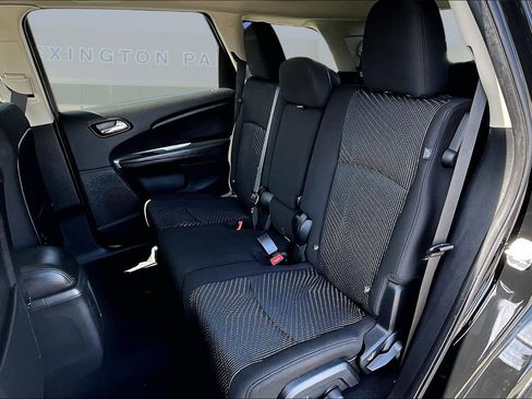 Used 2019 Dodge Journey SE w/ Premium Group image 22