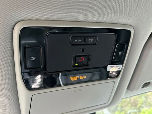 Used 2025 Toyota Grand Highlander AWD image 28