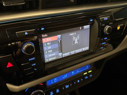 Used 2016 Toyota Corolla LE FWD image 12