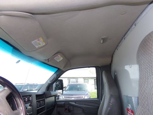 Used 2009 Chevrolet Express 3500 RWD image 14