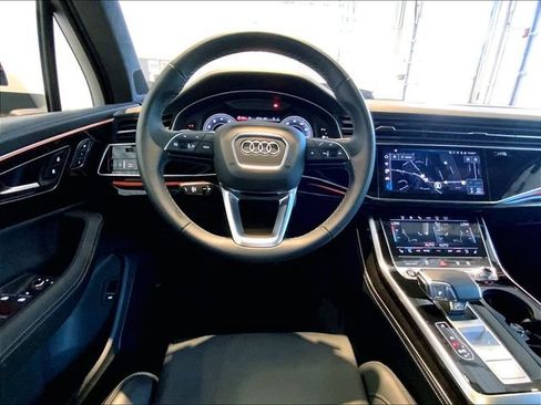 Certified 2025 Audi Q7 3.0T Prestige w/ Prestige Package AWD/4WD image 11