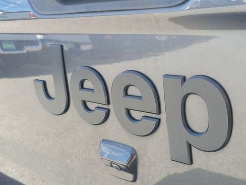 Used 2021 Jeep Gladiator Sport AWD/4WD image 8