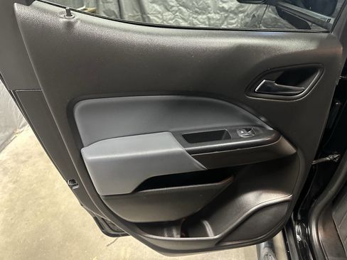 Used 2021 Chevrolet Colorado Z71 w/ Z71 Midnight Edition image 19