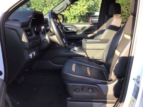 Used 2023 GMC Yukon AT4 w/ AT4 Premium Plus Package AWD/4WD image 11