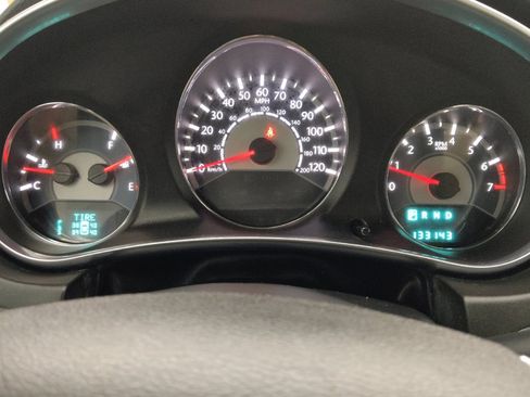 Used 2014 Chrysler 200 Touring FWD image 23