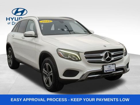 Used 2019 Mercedes-Benz GLC 300 4MATIC w/ Premium Package image 10
