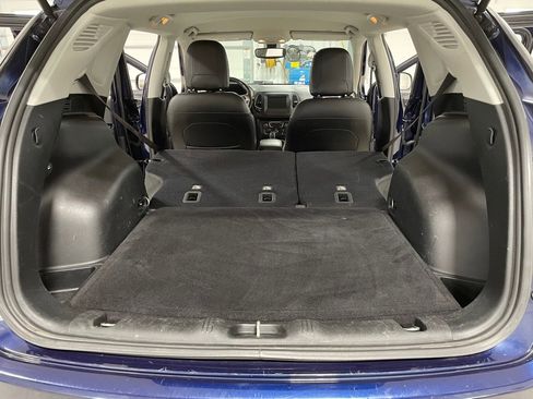 Used 2019 Jeep Compass Latitude w/ Popular Equipment Group image 18