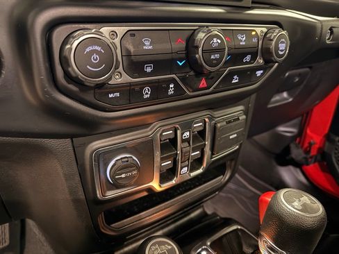Used 2022 Jeep Wrangler Unlimited Sport AWD/4WD image 23